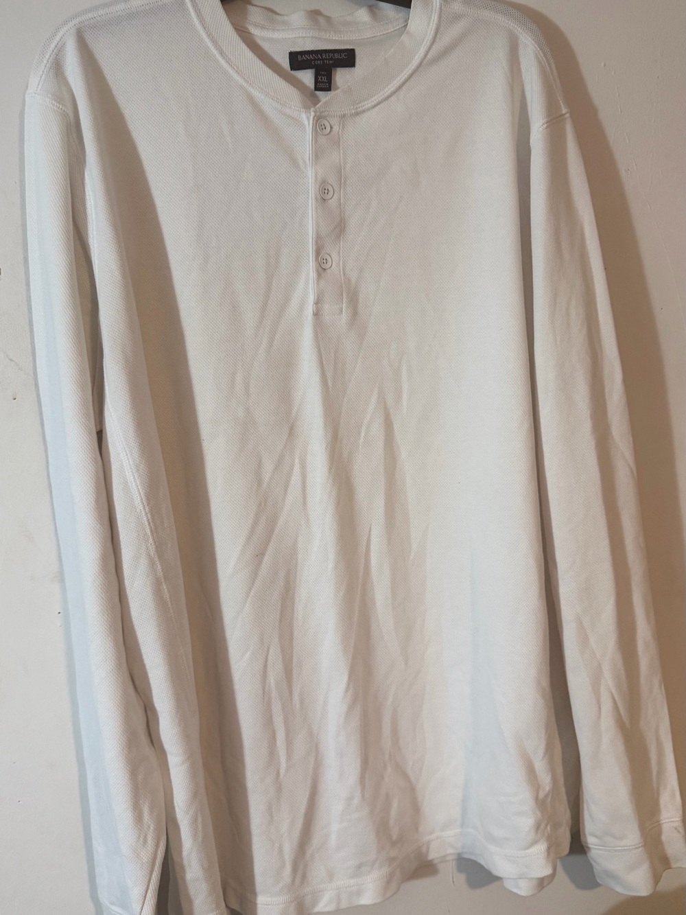 Banana Republic Core Temp Men’s White Solid Henley Knit Tee Shirt 2XL Tall EUC